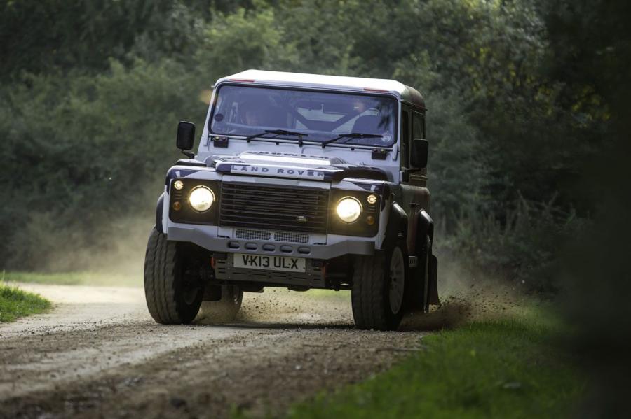  Land Rover Defender 90 Challenge Car 2014 года  (фото 27 из 35)